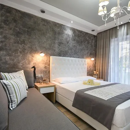 Theodora Aparthotel *